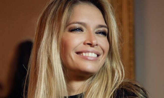 Латекс і зухвалий макіяж: Брежнєва представила новий кліп