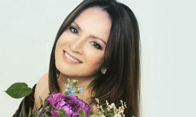 Відлетіла у вирій: Ротару з-під пальми привітала українців з весною