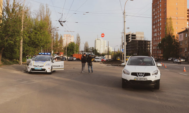 У Києві горе-водій збив маленьку дівчинку і втік: пролетіла п'ять метрів і повалилась