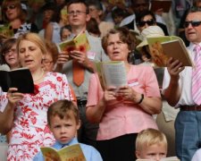 Мошенничество под прикрытием: как сектанты обманывают украинцев