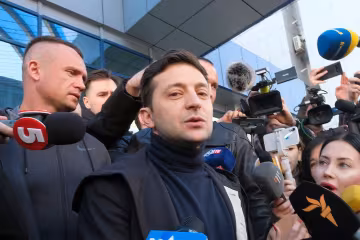 Главное за ночь: "авария" с Зеленским, подвиг украинского моряка и подорожание продуктов