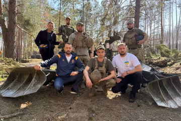 Благодійний фонд молодіжної ініціативи «Надія» на чолі з Валерієм Дубілем, Вітою Присяжнюк передали на фронт чергову партію РЕБ-систем