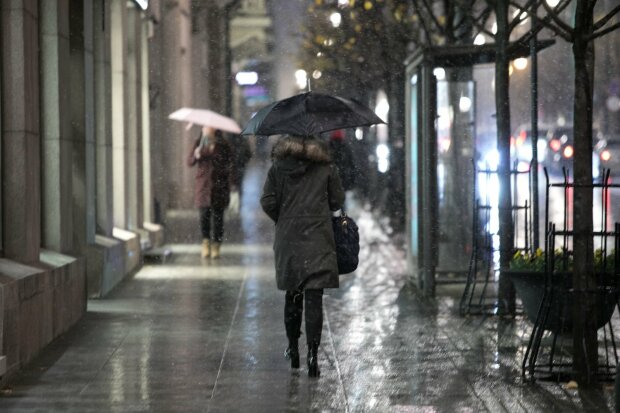 Франківськ заклякне в обіймах дощу 3 лютого, зате без морозу
