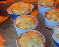 Мінікіші з червоною рибкою та броколі: фото скрін рецепту