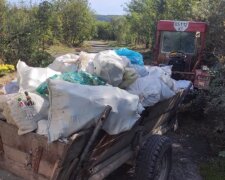 На Прикарпатті зібрали тонни "невидимого" сміття: у цих мішках - наш менталітет