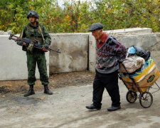 Донецкие "менты" расстреляли гражданское авто, в шоке даже бывшие сторонники "ДНР"