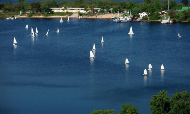 Кияни "відвоювали" собі оболонську набережну