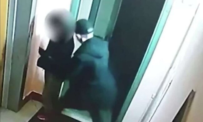 Нападение маньяка, кадр из видео