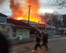 У Люботині горіли аптека та перукарня (фото)