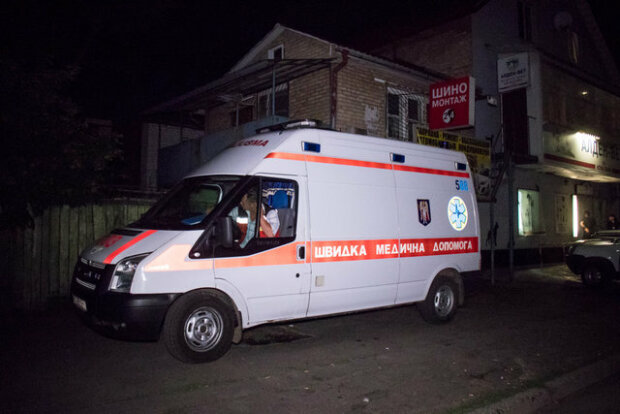 П'яний львів'янин відправив лікарку швидкої "у нокаут" і перевів стрілки на Донбас, викликайте санітарів