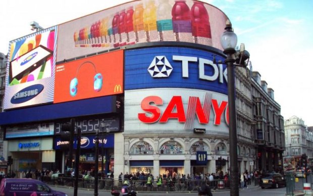 У Лондоні вперше показали "розумний" рекламний щит