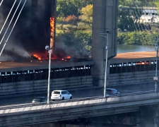 Атака на Южный мост в Киеве 1 октября, фото из соцсетей