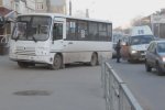"Все включено" по-київськи: маршрутник клеївся до дівчини і побив пасажира битою