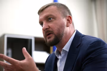 Павел Петренко