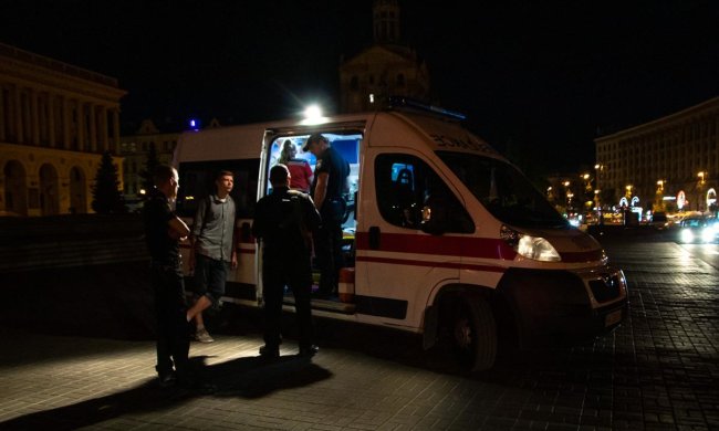 У Києві "пустили кров" через жінку: доводили любов "на ножах", подробиці