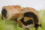 С этим рецептом боьше никаких котлет: сочные куриные рулетики с черносливом заставят забыть о бедах