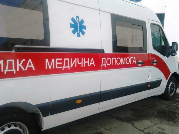 Женщины угодили в кровавое ДТП в Киеве: разбитое стекло полетело ребенку в голову
