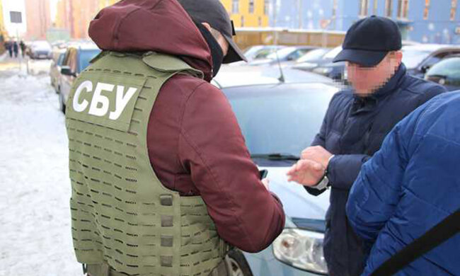 СБУ затримала за хабар двох державних виконавців Міністерства юстиції