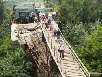 Старий міст у Станиці Луганській, фото: Facebook