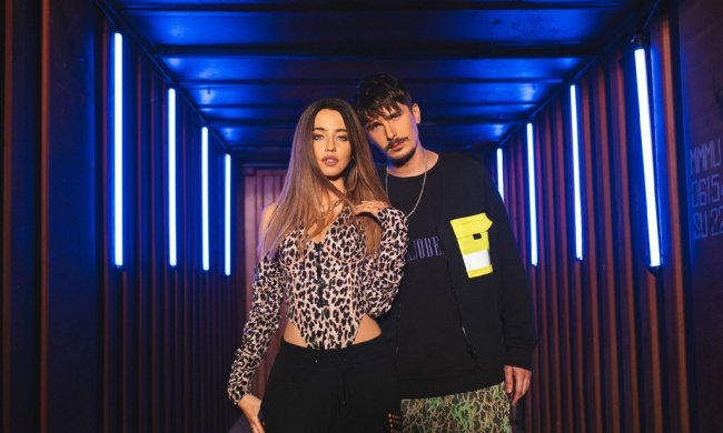 Кароль вывалила грудь, Каменских покорила дуетом, а Дантес зажег не с Дорофеевой:  украинские звезды ушли в отрыв