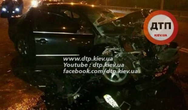 ДТП на Московском мосту: пьяный водитель Volkswagen протаранил три авто (фото)