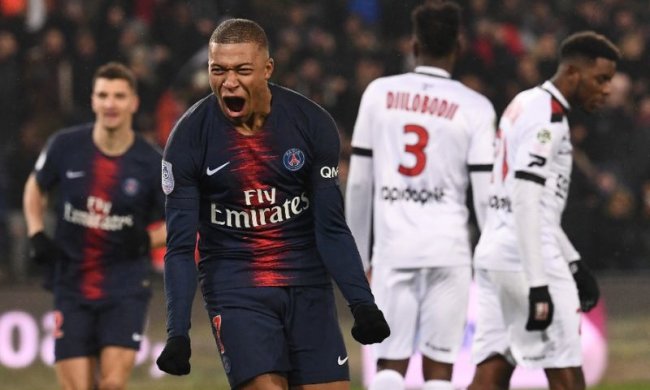 ПСЖ розгромив Генгам з хет-триками Мбаппе і Кавані