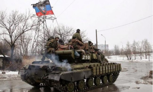 Что-то задумали: боевики сгоняют армаду военной техники в Луганск