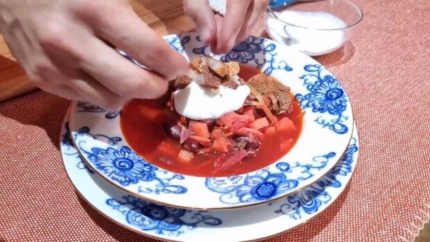 Ектор Хіменес-Браво розповів, як готувати борщ, скріншот з відео