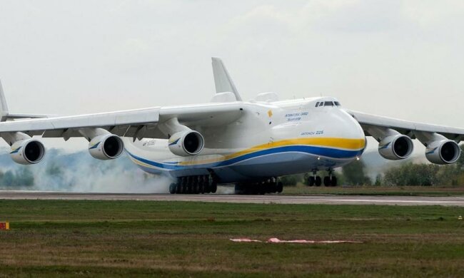 Стали відомі подробиці "продажу" найбільшого у світі літака