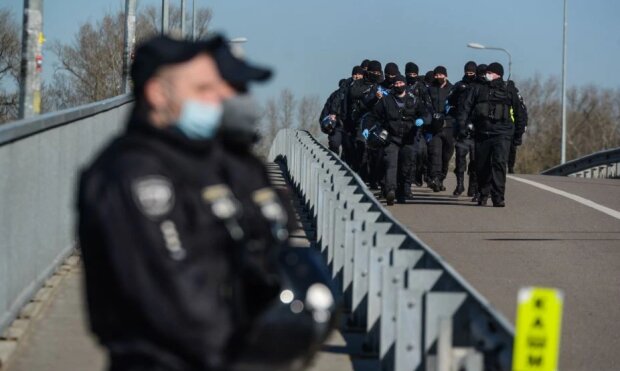 украинские полицейские, иллюстративное фото из свободных источников