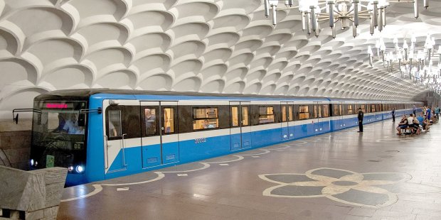 Харьковчан затолкают в один вагон метро: Кернес решил переплюнуть Омеляна
