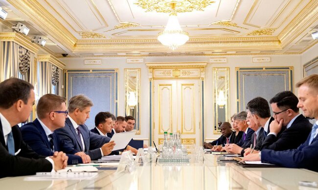 Романенко назвав причину конфлікту України з США і Китаєм: "Завдасть величезних збитків"