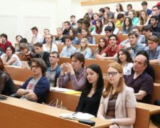 Не підеш на вибори - станеш бомжем: Путін знайшов управу на непокірних студентів