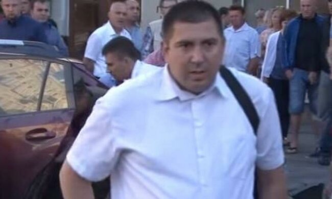 Журналист указал на подозрительного очевидца взрыва авто Шеремета