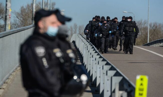 украинские полицейские, иллюстративное фото из свободных источников