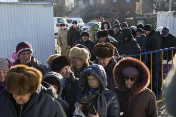 Огромные очереди на блокпостах "ДНР" переросли в протесты, боевики бегут из последних сил