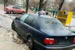 У Харкові авто примерзло на мокрій "ганьбі" комунальників Кернеса: "Тече пару тижнів"