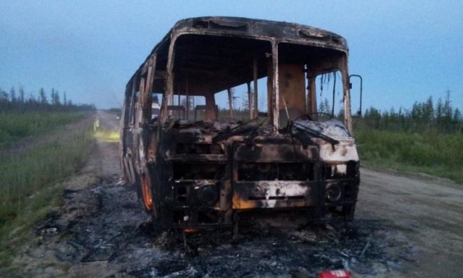 Повний автобус дітей спалахнув на трасі Одеса-Київ