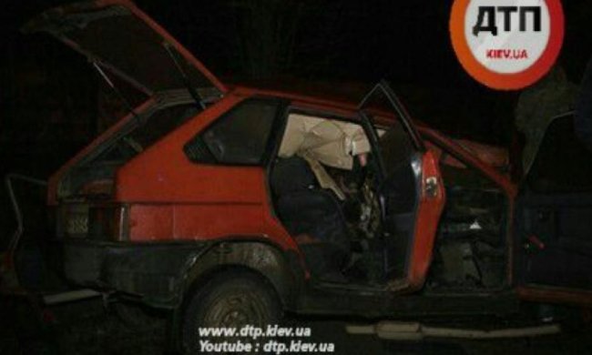 Грузовиком разнес ВАЗ : погибло трое человек (фото)