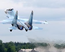 Російський винищувач шпигував за американською розвідкою біля Криму