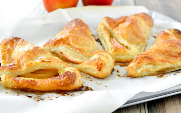 Ароматний яблучний пиріг з корицею: найкращий рецепт