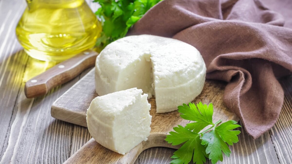 Как приготовить адыгейский сыр в домашних условиях