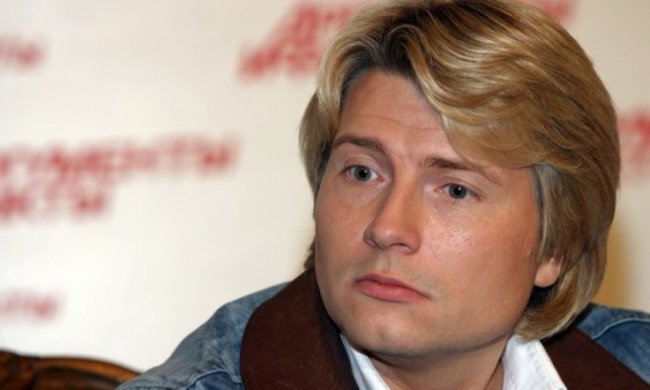 Певца Баскова подняли на смех за попрошайничество на похоронах Началовой