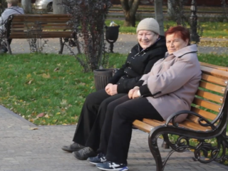 Пенсіонери. Фото: скрін youtube