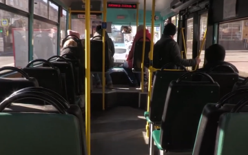 Общественный транспорт. Фото: скрин youtube