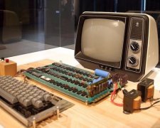 Перший комп'ютер Apple виставили на аукціоні