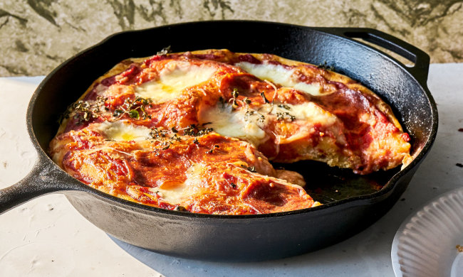 Рецепт смачної піци на сковороді