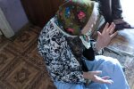 Бабусю врятували від неадекватних родичів, скріншот facebook