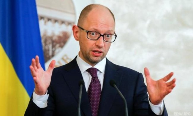 Яценюк їде до Польщі і Словаччини