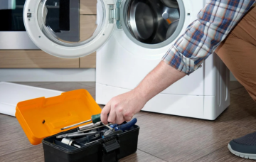 Ремонт стиральной машинки, изображение из свободных источников